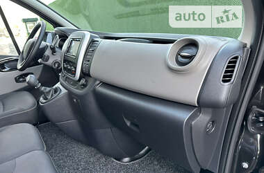 Минивэн Renault Trafic 2015 в 