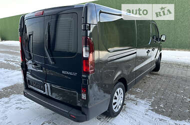 Минивэн Renault Trafic 2015 в 