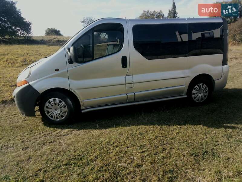 Минивэн Renault Trafic 2003 в Ровно