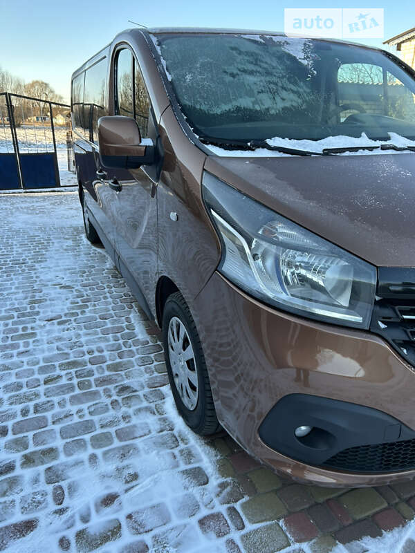 Минивэн Renault Trafic 2017 в Киеве
