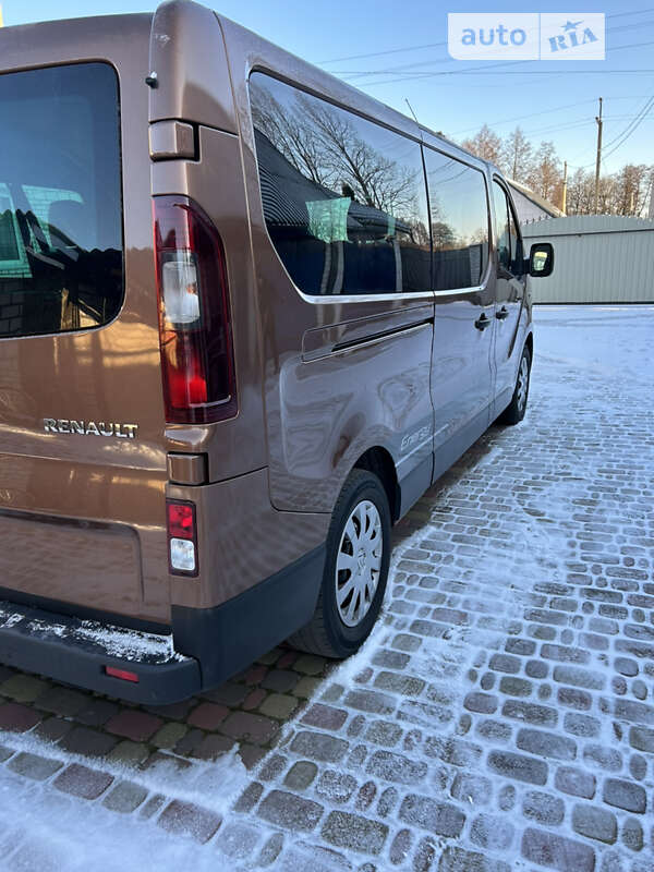 Минивэн Renault Trafic 2017 в Киеве