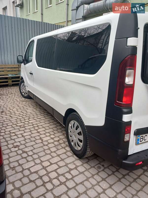 Мінівен Renault Trafic 2015 в Львові
