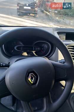 Минивэн Renault Trafic 2017 в 