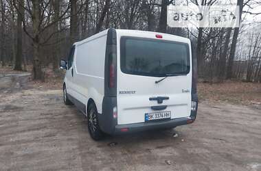 Грузовой фургон Renault Trafic 2006 в Костополе