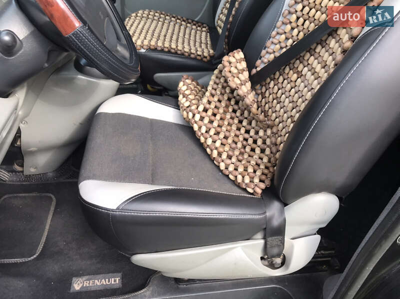 Мінівен Renault Trafic 2006 в Житомирі