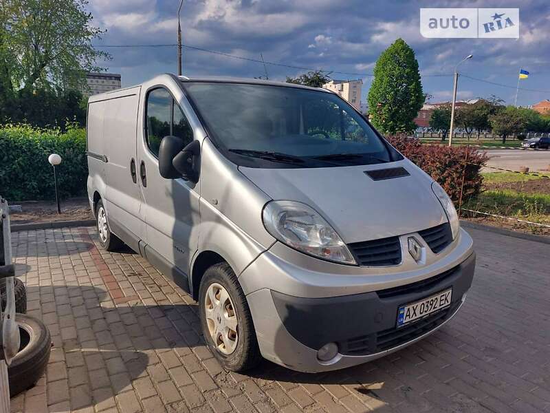 Вантажний фургон Renault Trafic 2011 в Харкові