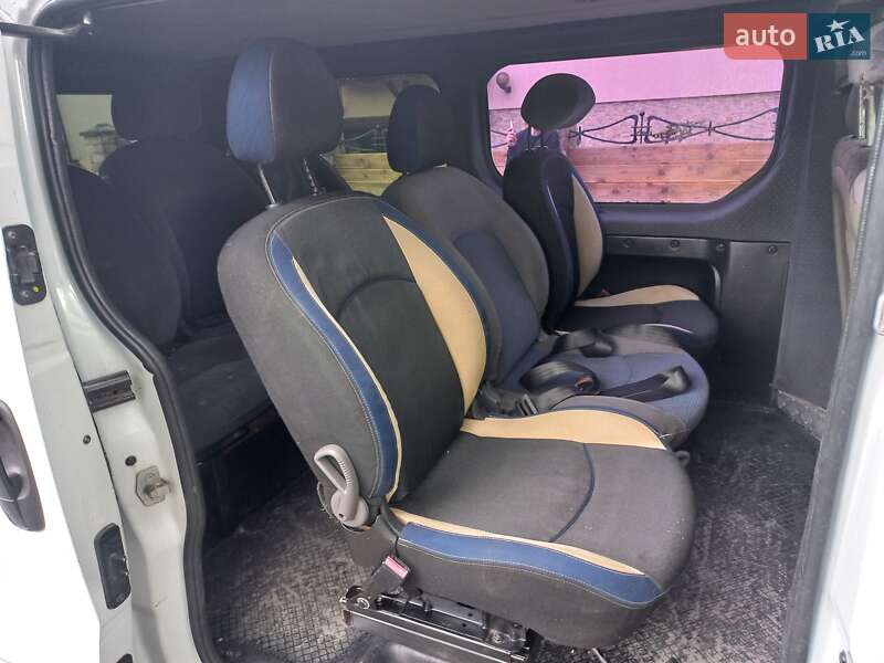 Минивэн Renault Trafic 2005 в Виноградове