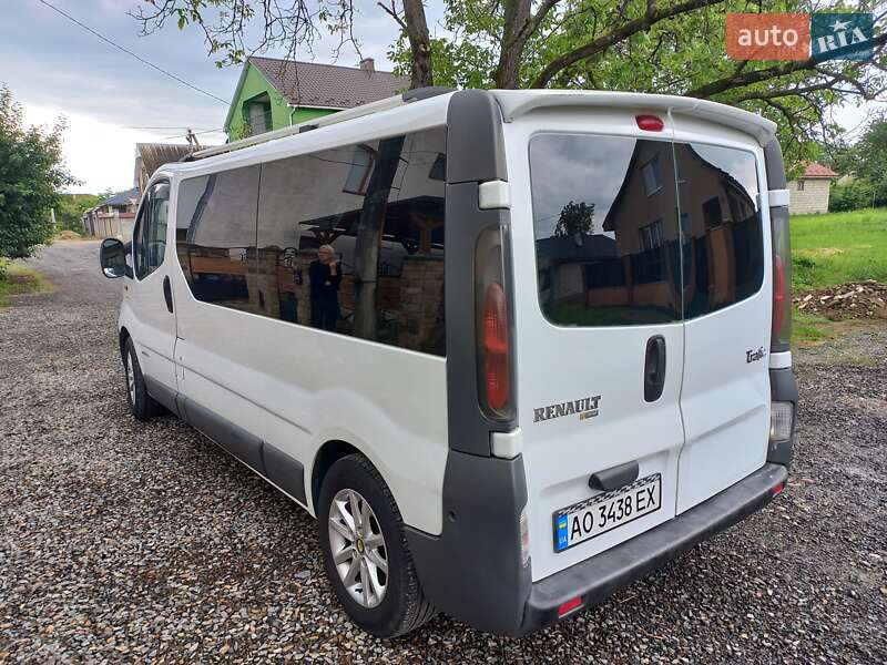 Минивэн Renault Trafic 2005 в Виноградове