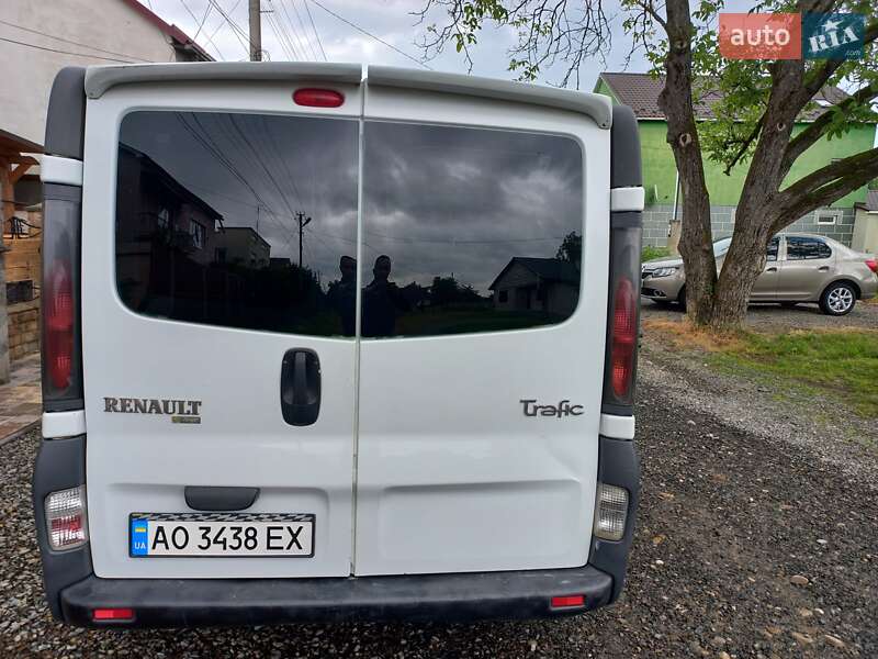 Минивэн Renault Trafic 2005 в Виноградове