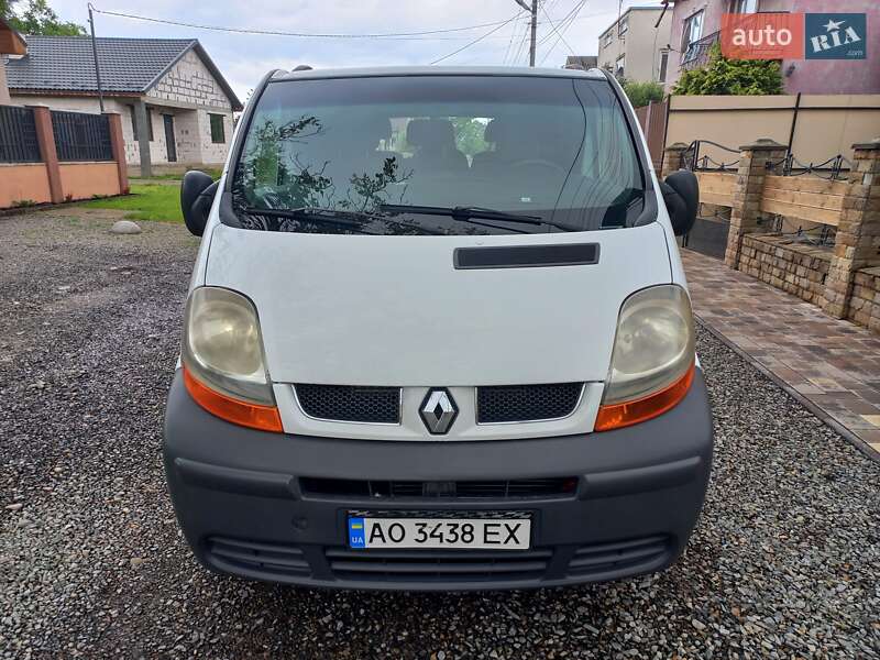 Минивэн Renault Trafic 2005 в Виноградове