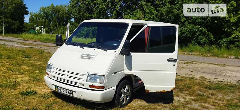 Мінівен Renault Trafic 1988 в Шостці