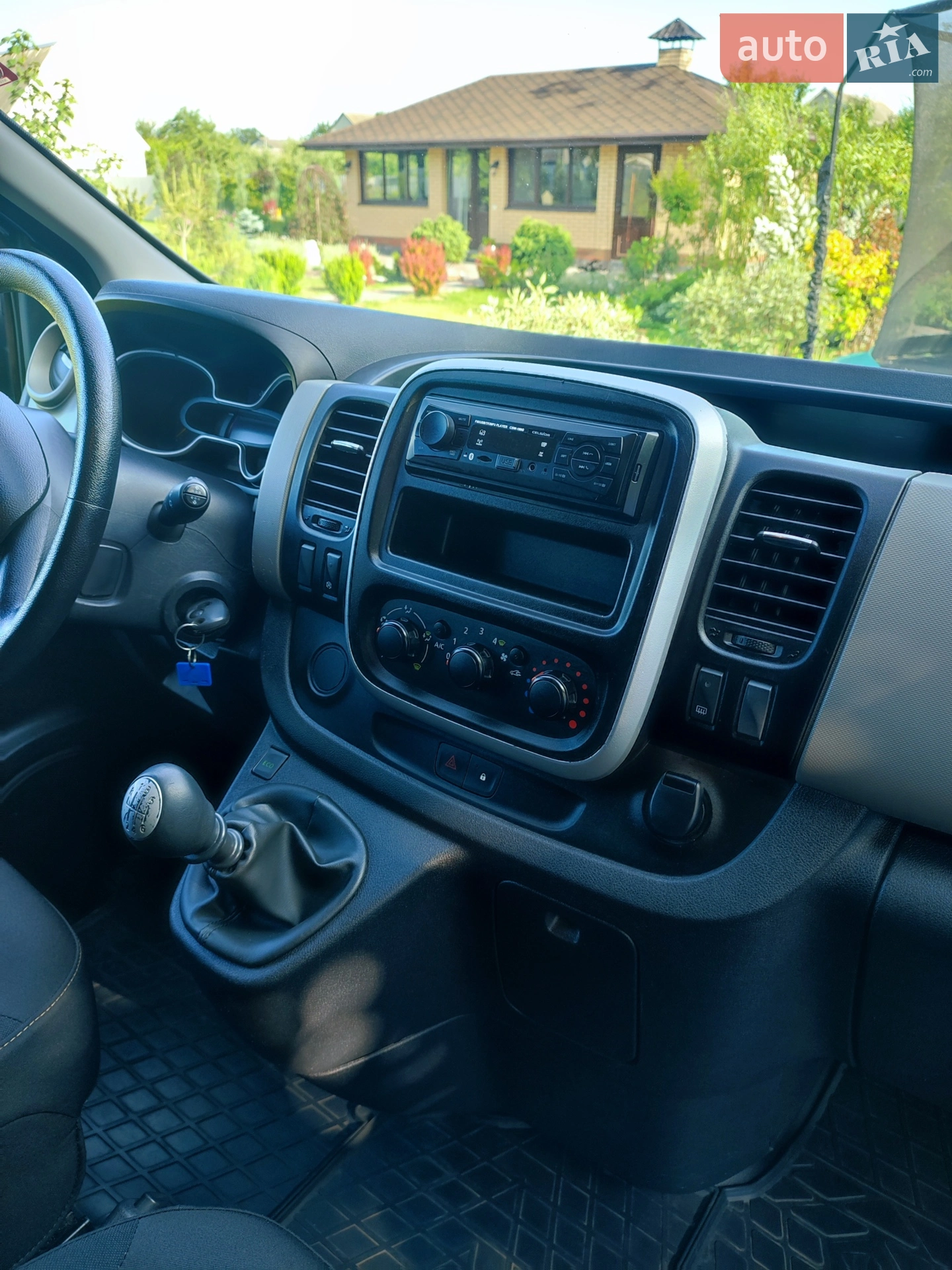 2015 Renault Trafic - мініатюра 8