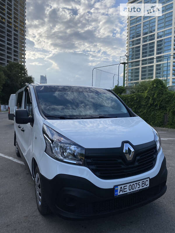Вантажний фургон Renault Trafic 2019 в Дніпрі