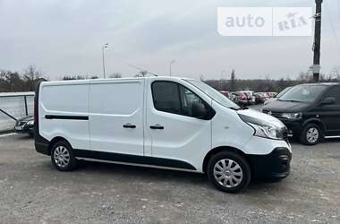 Грузовой фургон Renault Trafic 2017 в Казатине