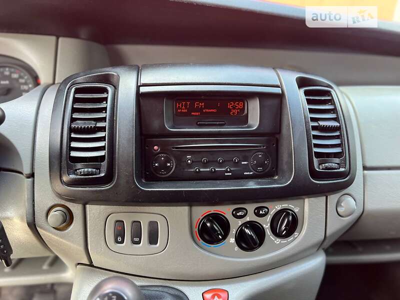 Вантажний фургон Renault Trafic 2007 в Києві