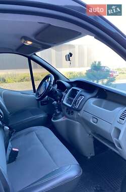 Минивэн Renault Trafic 2014 в 