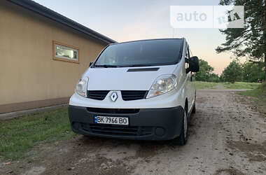 Минивэн Renault Trafic 2007 в Сарнах