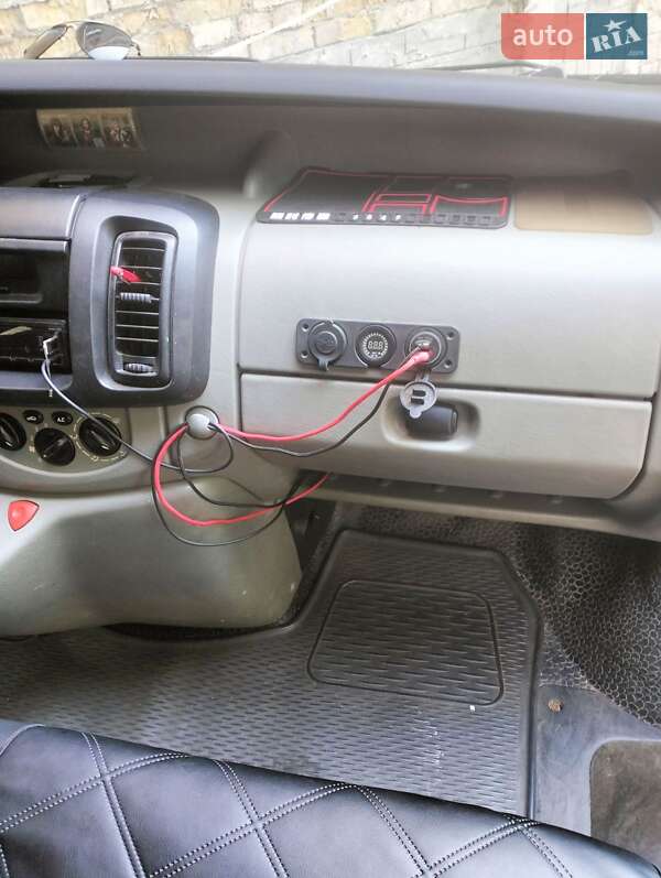 Мінівен Renault Trafic 2005 в Києві