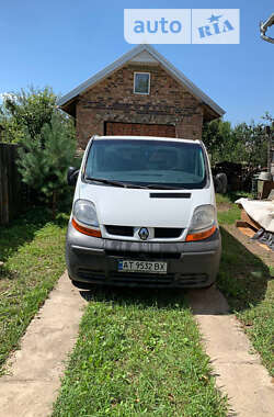 Вантажний фургон Renault Trafic 2006 в Коломиї