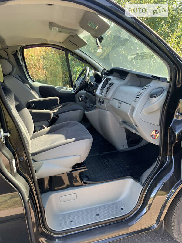 Минивэн Renault Trafic 2011 в Олевске
