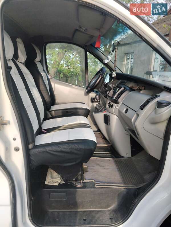 Минивэн Renault Trafic 2003 в Николаеве
