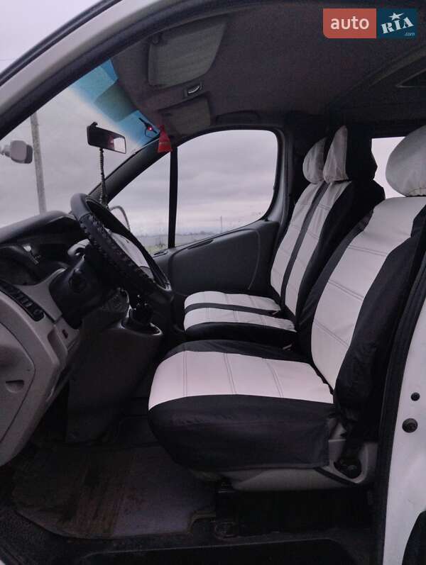 Минивэн Renault Trafic 2003 в Николаеве