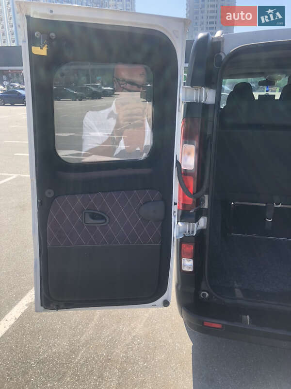 Мінівен Renault Trafic 2015 в Києві