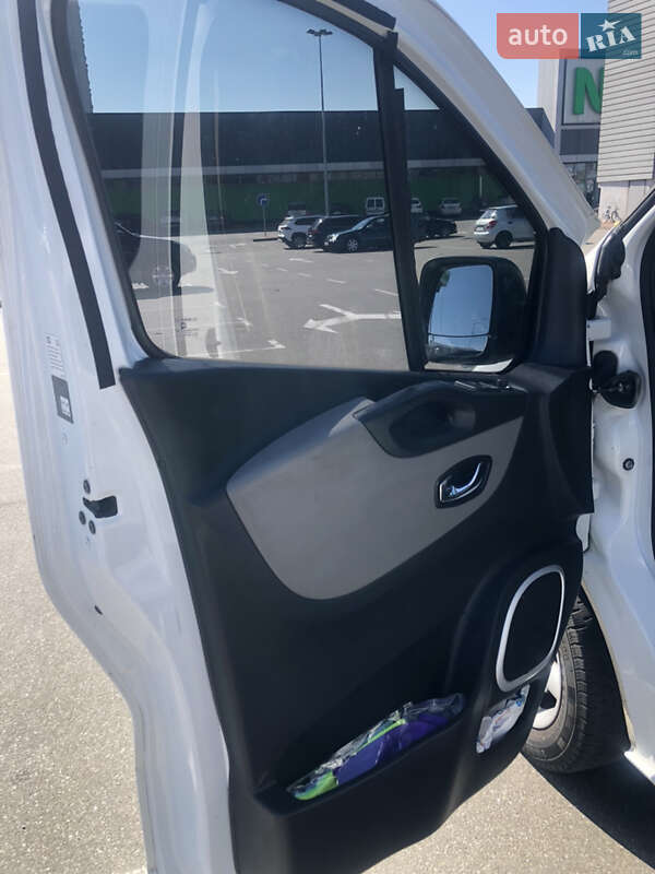 Мінівен Renault Trafic 2015 в Києві