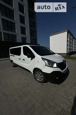 Мінівен Renault Trafic 2015 в Новояворівську