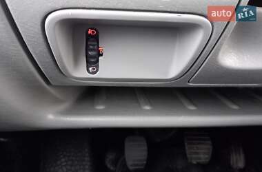 Минивэн Renault Trafic 2012 в 