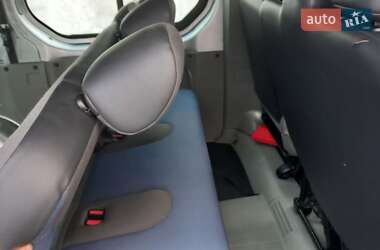 Минивэн Renault Trafic 2012 в 