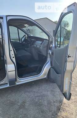 Грузовой фургон Renault Trafic 2005 в Львове