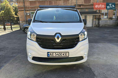 Минивэн Renault Trafic 2015 в 