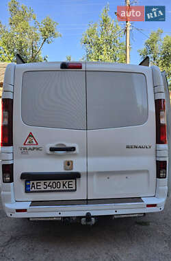 Минивэн Renault Trafic 2015 в 