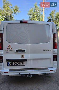 Минивэн Renault Trafic 2015 в 