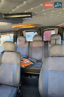 Минивэн Renault Trafic 2015 в 