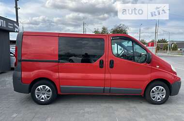 Вантажний фургон Renault Trafic 2012 в Чернівцях