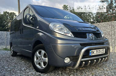 Минивэн Renault Trafic 2011 в Ровно