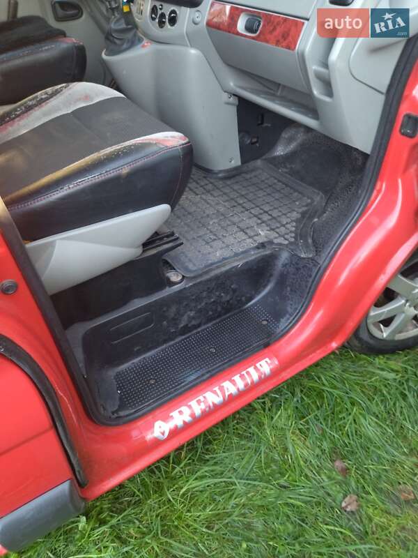 Минивэн Renault Trafic 2006 в Самборе фото 19 Минивэн Renault Trafic 2006 в Самборе