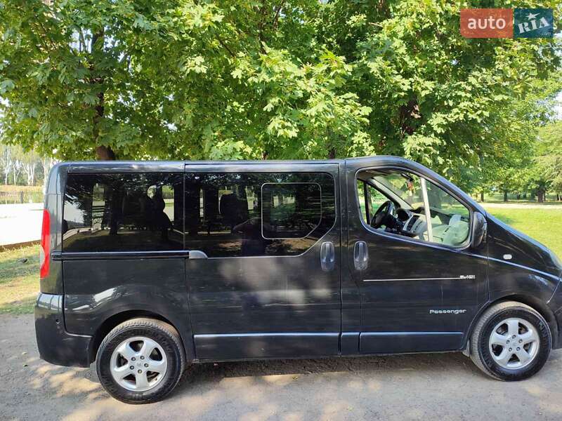 Мінівен Renault Trafic 2013 в 