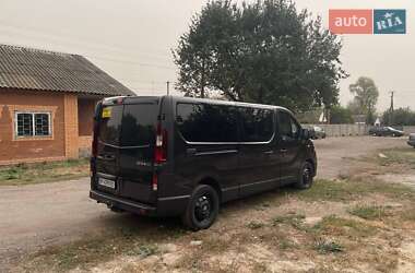 Минивэн Renault Trafic 2016 в 