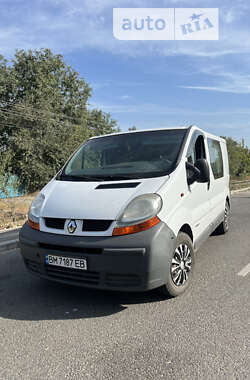 Минивэн Renault Trafic 2002 в Ромнах