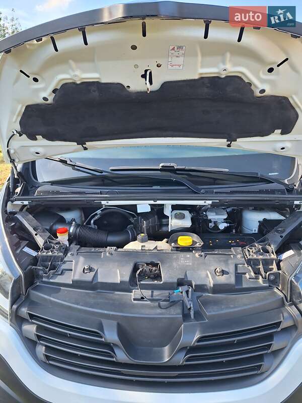 Мінівен Renault Trafic 2016 в Зачепилівці