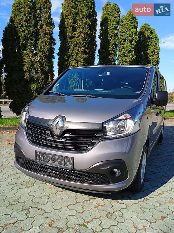 Минивэн Renault Trafic 2015 в Дубно