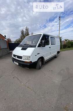 Вантажний фургон Renault Trafic 1996 в Ромнах