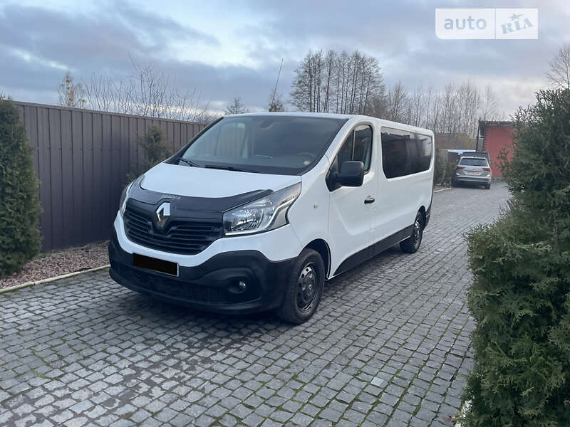 Грузопассажирский фургон Renault Trafic 2018 в Коростене