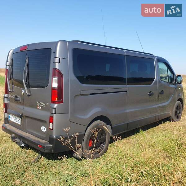 Минивэн Renault Trafic 2017 в Ровно