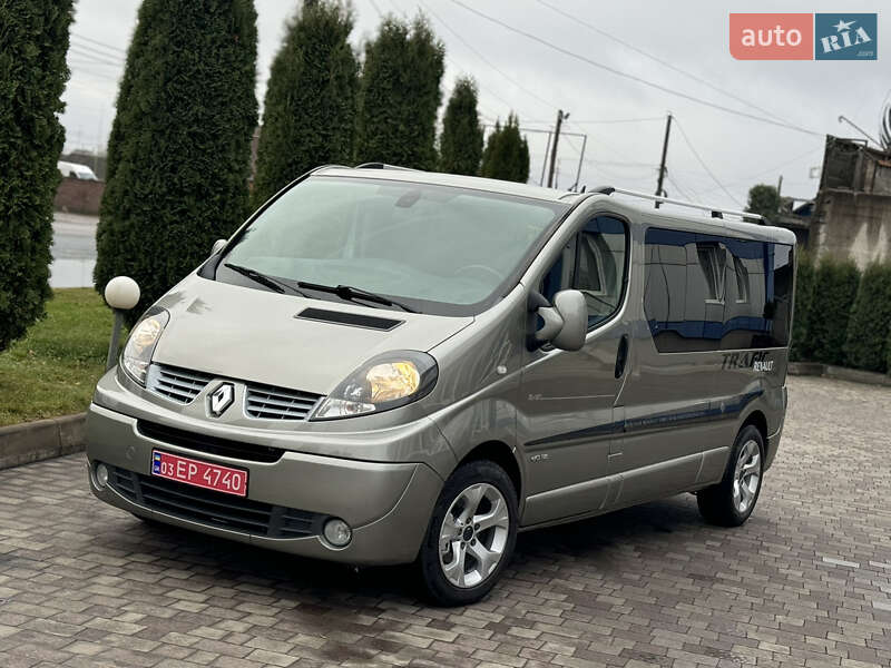 Минивэн Renault Trafic 2011 в Сарнах