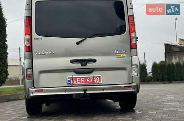 Минивэн Renault Trafic 2011 в Сарнах