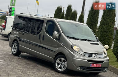 Минивэн Renault Trafic 2011 в Сарнах